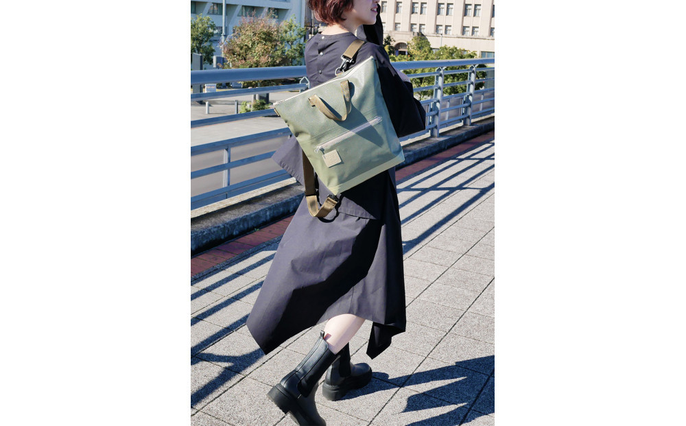 TENT BAG SARAH.01　防水バッグパック【カーキ】
