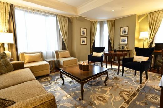 ホテルニューグランド マッカーサーズスイート　ペアご宿泊券（1泊2食付、夕食：フレンチディナー、館内ツアー付）