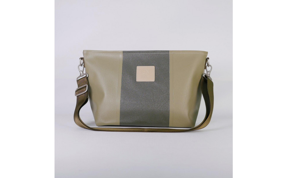 TENT BAG HENRY.02　防水ショルダーバッグ【カーキ】