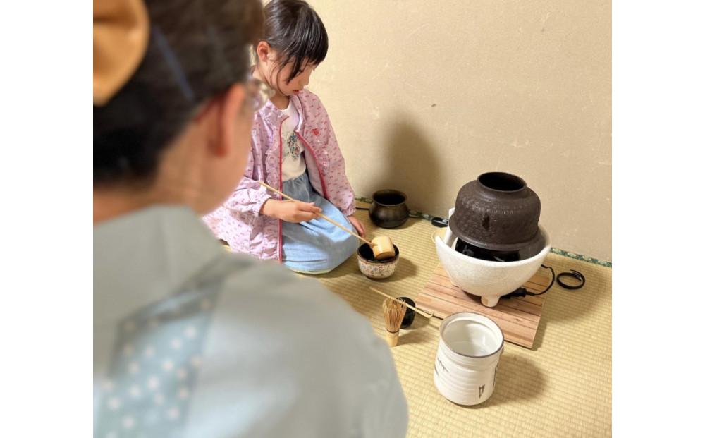 日本の伝統文化、本物の茶道を体験しませんか。裏千家認定講師と子どもたちと共に、一期一会のひとときを。