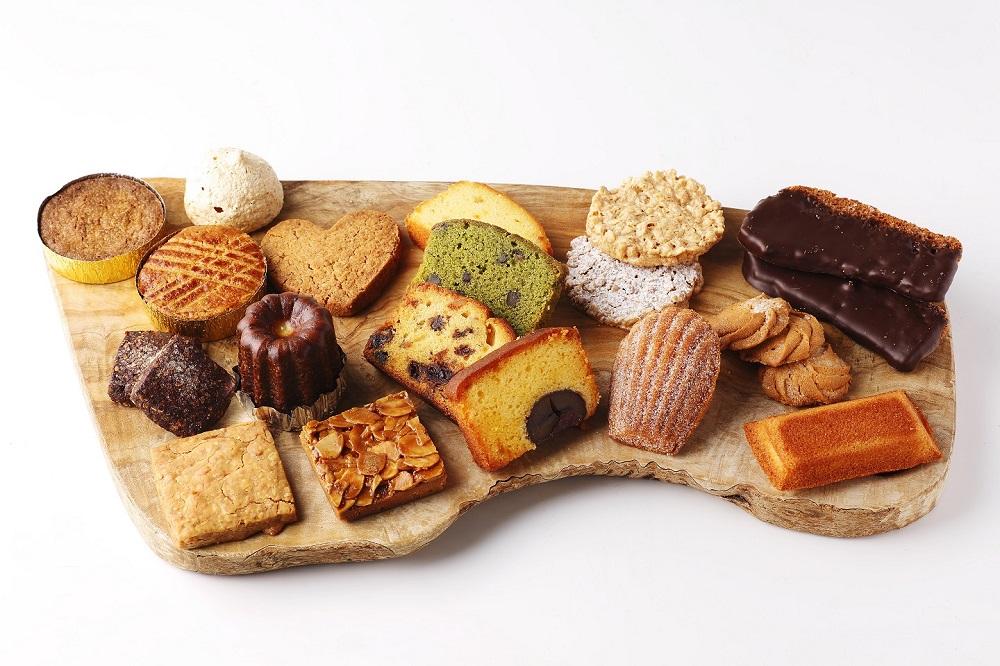 【川崎市にあるケーキ屋パティスリーノコノコ】シェフ自慢の焼き菓子32個