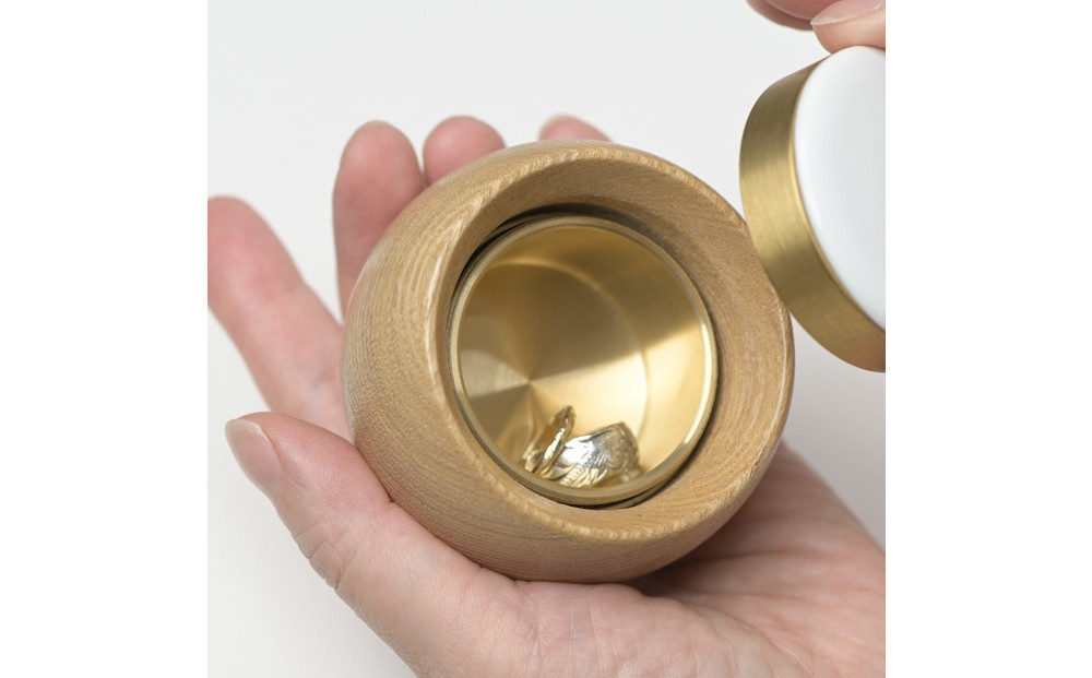 手元供養にも使える写真陶板付き宝物入れ「たまてまり」