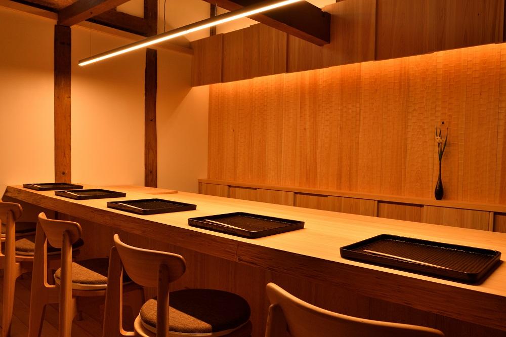 å·åŽã®é ãå®¶ã§å³ãããæ¥æ¬æçããã¢é£äºåž