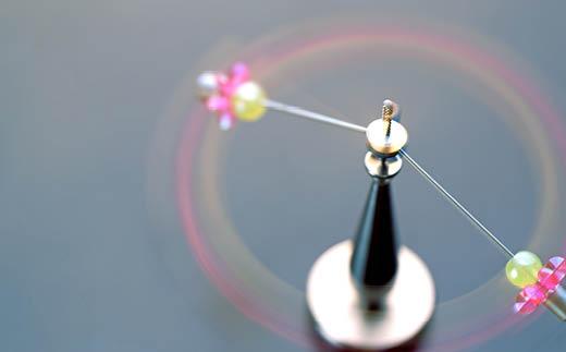 【かわさきマイスター考案】やじろべえゴマ（台先広いタイプ）