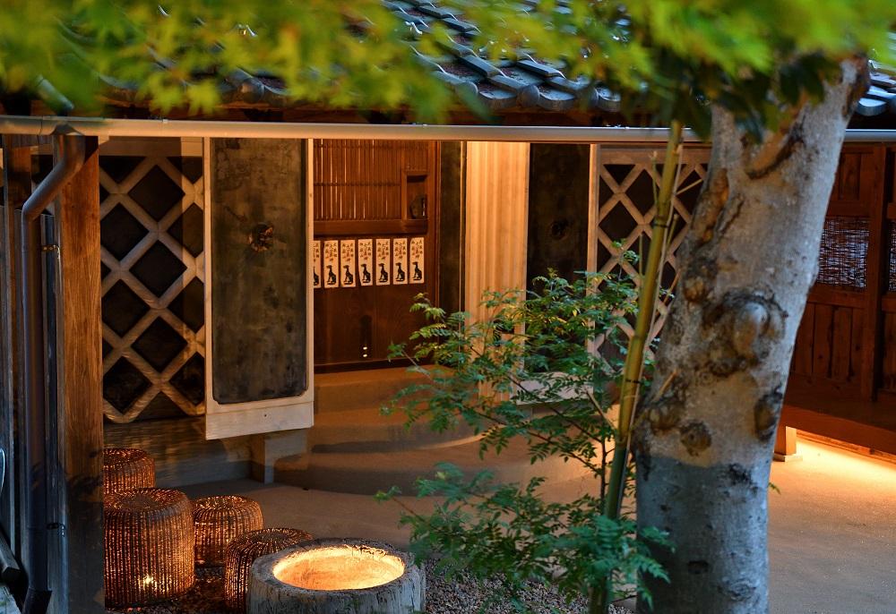 å·åŽã®é ãå®¶ã§å³ãããæ¥æ¬æçããã¢é£äºåž