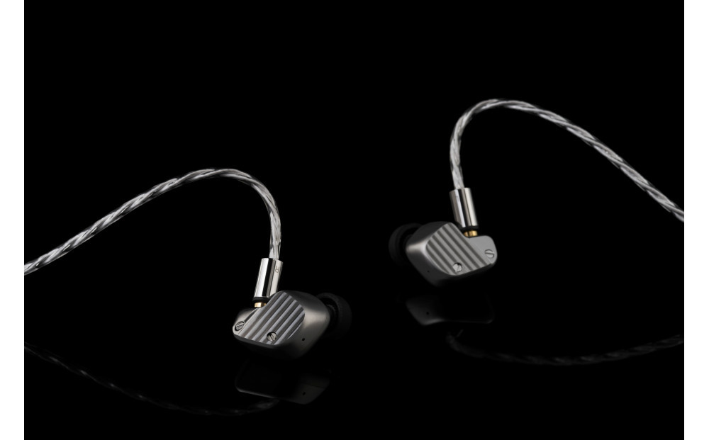 final 新 フラッグシップ 有線イヤホン A10000 ダイヤモンド振動板/高音質/最高峰/プレミアム