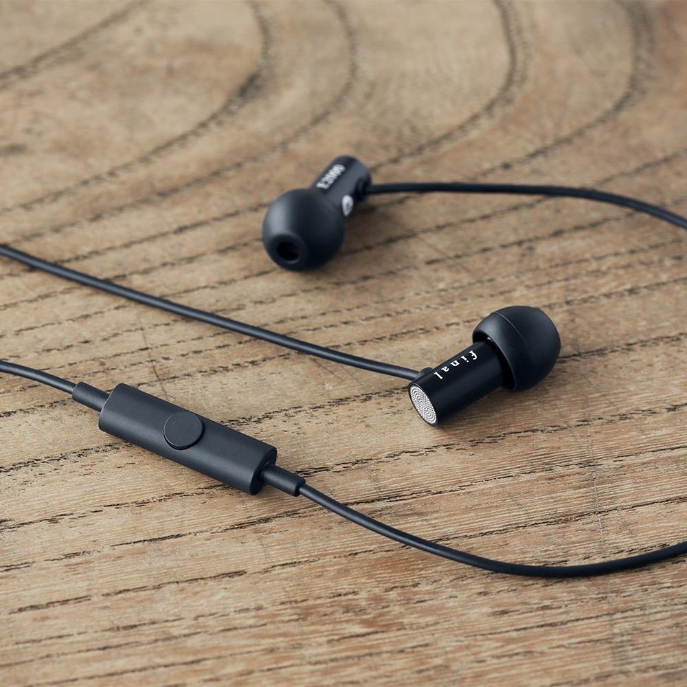 マイク付きハイレゾイヤホン final  E2000C MATT BLACK