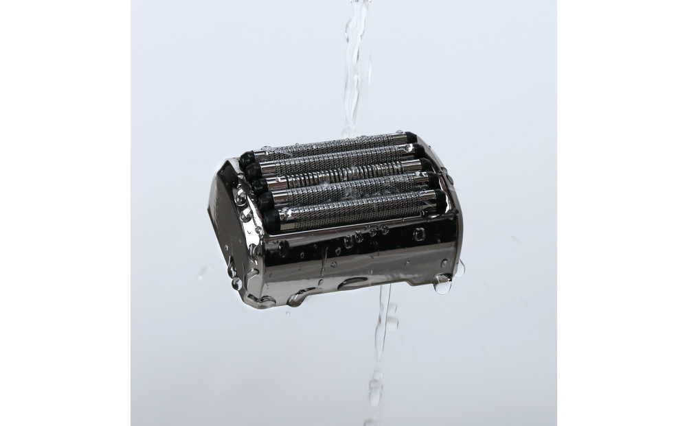 川崎市に本社工場を構える　理美容家電メーカー　ロゼンスターJPN　モバイルシェーバー5枚刃　SRM-506