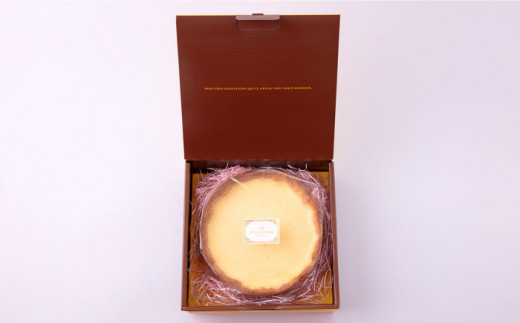 横須賀チーズケーキ 6号サイズ 濃厚ベイクドチーズ レモン風味  焼き菓子 ホールケーキ 6号 ギフト プレゼント対応 メッセージカード  濃厚 レモン チーズケーキ ケーキ スイーツ 横須賀【パティスリーハダ】 [AKAM008]