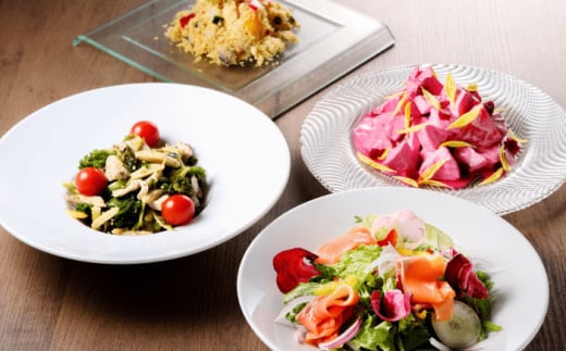 ビストロ・ブルゴーニュ ペア ホテルランチ券  食事 旅行 ホテル ホテルランチ ランチビュッフェ ランチブッフェ ビュッフェ ブッフェ ハーフビュッフェ 選べるメイン 料理 ランチ デート ペアチケット チケット 観光 豪華 贅沢 神奈川県 横須賀 メルキュール【メルキュール横須賀】 [AKCF005]