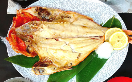 【全3回定期便】かながわブランド「三崎黒潮キンメ」鯛の特大干物 2枚入 約1400g セット 神奈川 三浦 三崎 魚 金目 干物 特大サイズ キンメの開き おつまみ 三浦半島  計約1.4kg 2枚 3回定期 【長井水産株式会社】 [AKAJ006]