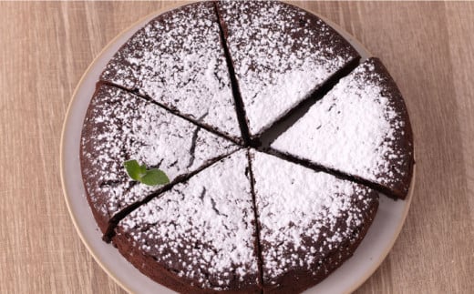 ガトーショコラ 6号サイズ 濃厚チョコレートケーキ 焼き菓子 ホールケーキ 6号 ギフト プレゼント対応 メッセージカード  濃厚 ガトーショコラ チョコレート ケーキ スイーツ 横須賀【パティスリーハダ】 [AKAM007]