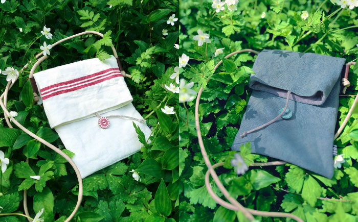 【白地赤ライン】【紐：モカ】リネン帆布のスマホショルダー スマホショルダーバッグ スマホ 帆布 リネン バッグ バック 斜め掛け シンプル ナチュラル  【Jonico.handwork】 [AKGD002-20]
