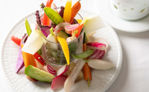 横須賀美術館観覧券・レストランアクアマーレ食事券（ディナーコース/ペア券）【横須賀美術館】 [AKBX001]