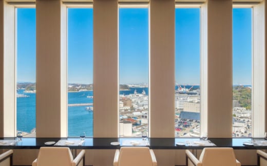 ビストロ・ブルゴーニュ ペア ホテルランチ券  食事 旅行 ホテル ホテルランチ ランチビュッフェ ランチブッフェ ビュッフェ ブッフェ ハーフビュッフェ 選べるメイン 料理 ランチ デート ペアチケット チケット 観光 豪華 贅沢 神奈川県 横須賀 メルキュール【メルキュール横須賀】 [AKCF005]