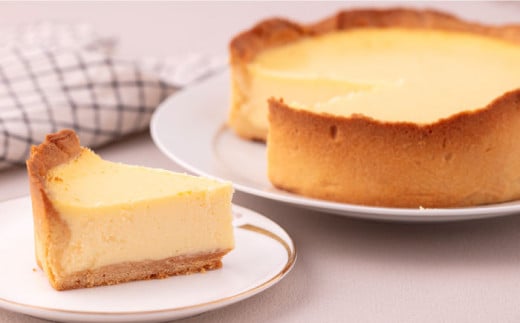 横須賀チーズケーキ 6号サイズ 濃厚ベイクドチーズ レモン風味  焼き菓子 ホールケーキ 6号 ギフト プレゼント対応 メッセージカード  濃厚 レモン チーズケーキ ケーキ スイーツ 横須賀【パティスリーハダ】 [AKAM008]