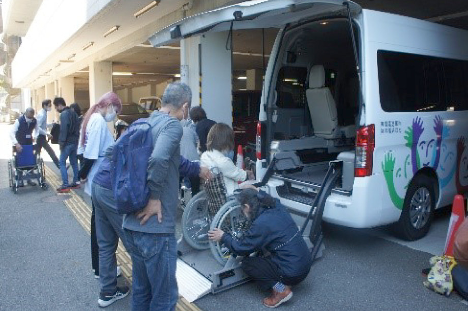 æ¯ãããçŠç¥ã®ãŸã¡ã¥ãã