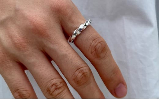 Twist Ring 3mm ãªã³ã° æèŒª ãããã ãã¶ã€ã³ ã¢ã¯ã»ãµãªãŒ ã¬ãã£ãŒã¹ ã¡ã³ãº è€æ²¢åž ç¥å¥å·ç