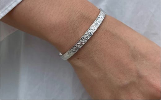 Moon Surface Bangle ã¬ãã£ãŒã¹ Lãµã€ãº ãã³ã°ã« ãã¬ã¹ã¬ãã ãããã ãã¶ã€ã³ ã¢ã¯ã»ãµãªãŒ ã¬ãã£ãŒã¹ è€æ²¢åž ç¥å¥å·ç
