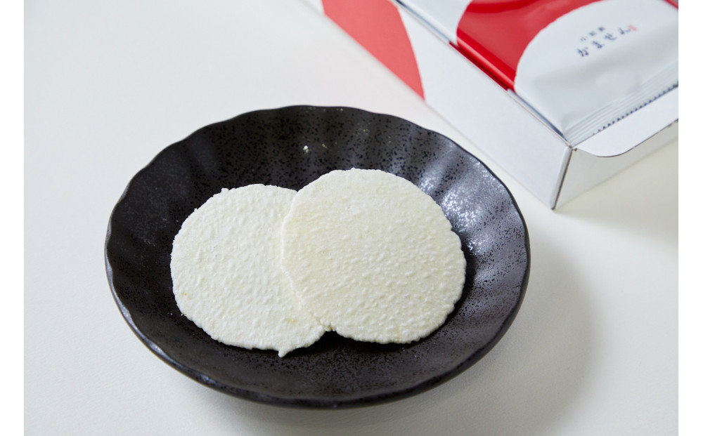 【かまぼこ×せんべい　小田原かません24枚入り】小田原のかまぼこの味をおせんべいに。嚙めば嚙むほどクセになる味わい。【 和菓子 神奈川県 小田原市 】