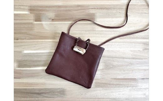 鹿の角ボタンのウォーカーズサコッシュ(ブラウン)【 神奈川県 小田原市 】