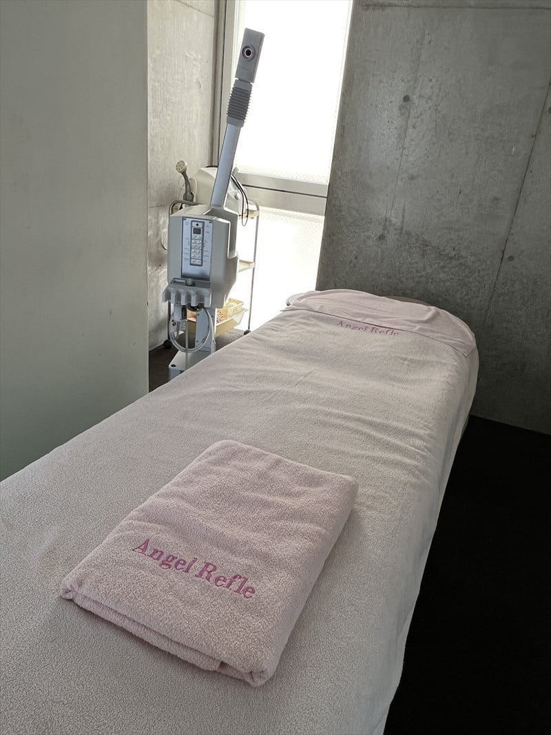【女性限定小顔フェイシャルエステ】インディバ小顔トリートメント　70分 【 エステ 神奈川県 小田原市 】