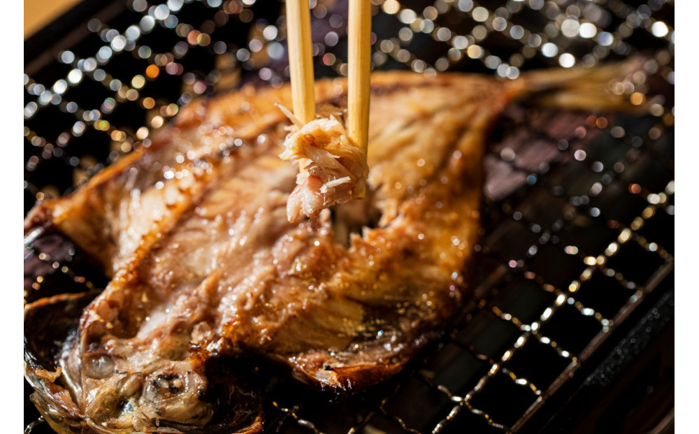 小田原ひもの詰合せ　SA30【惣菜 魚 干物 ひもの お取り寄せ 御中元 お中元 お歳暮 父の日 母の日 贈り物 家庭用 自宅用 贈答品 贈答用 ギフト 定番 朝食 朝ごはん 国産 中あじ  神奈川県 小田原市 】