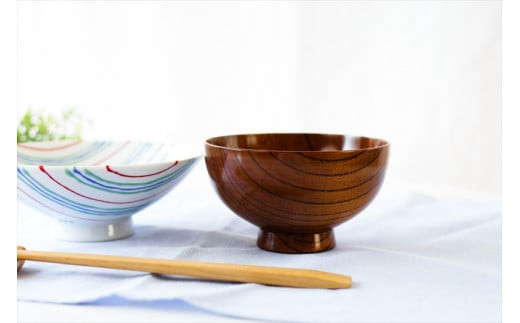 小田原漆椀ケヤキ 中　【お椀 食器 木 雑貨 汁椀 小田原漆器 プレゼント おしゃれ 日本製 神奈川県小田原市 】