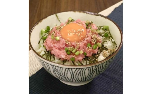 【定期便3ヶ月】まぐろや　特別セット【 惣菜 まぐろ 鮪 本鮪 サーモン 海老 お刺身 海鮮 セット 福袋 キンメ きんめ お取り寄せ 御中元 お中元 お歳暮 父の日 母の日 贈り物 日本酒 焼酎】【 神奈川県 小田原市 】