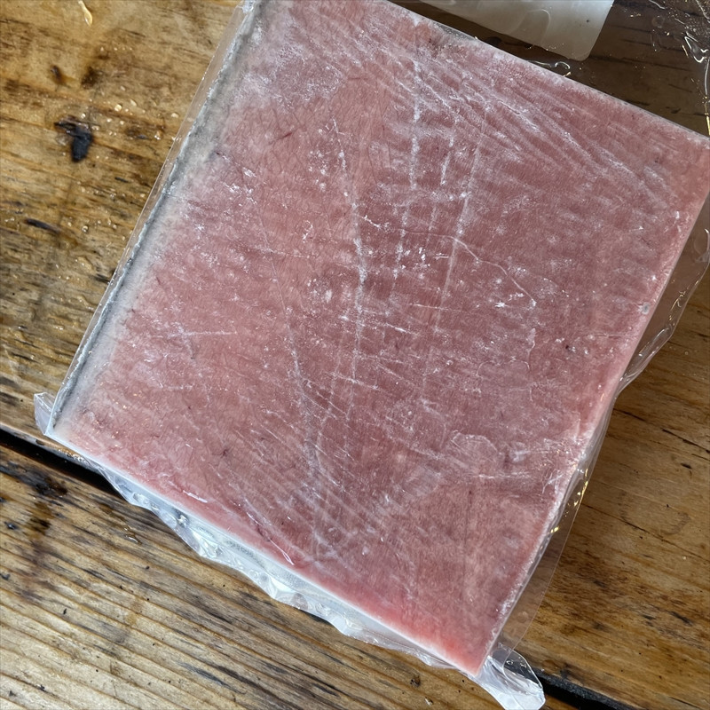 貴重な天然本鮪 赤身 約200g 中トロ 約200g 各1柵 2 3人前●赤身はマグロの中心部天身を使用！中とろの脂はくどくない上質な脂！【赤身 天身 惣菜 海鮮 お取り寄せ 御中元 お中元 お歳暮 父の日 母の日 贈り物 日本酒 焼酎】【神奈川県小田原市早川】