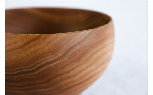 めいぼく椀中クルミ　【お椀 グッドデザイン賞受賞 食器 木 雑貨 汁椀  プレゼント おしゃれ スープボウル 日本製 神奈川県小田原市 】