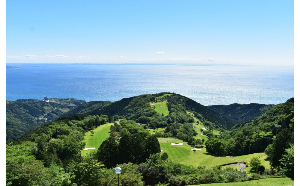 『都心から一番近い天空のゴルフコース小田原城カントリー倶楽部 1組4名様土日祝プレー券』
