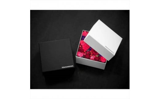 季節のお花でボックスアレンジメント（16cm×16cm）【 神奈川県 小田原市 】