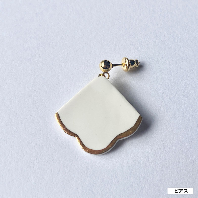 茅ヶ崎市 湘南 陶磁器 ピアス 上品 かわいい レディース ギフト プレゼント 誕生日 母の日 お祝い サマーギフト ゴールド 金 アート アクセサリー Artopus.SHONAN ピアス 松 ホワイト