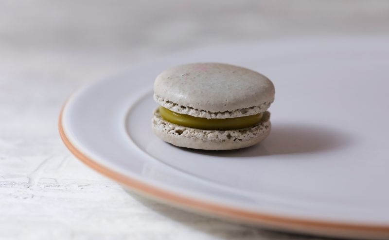 完熟茅ヶ崎マカロン 10個入り お菓子 スイーツ 洋菓子 ショコラ ショコラフロマージュ ピスタチオ あまおうヴァニーユ 沖縄ロイヤルミルクティ 化粧箱入り