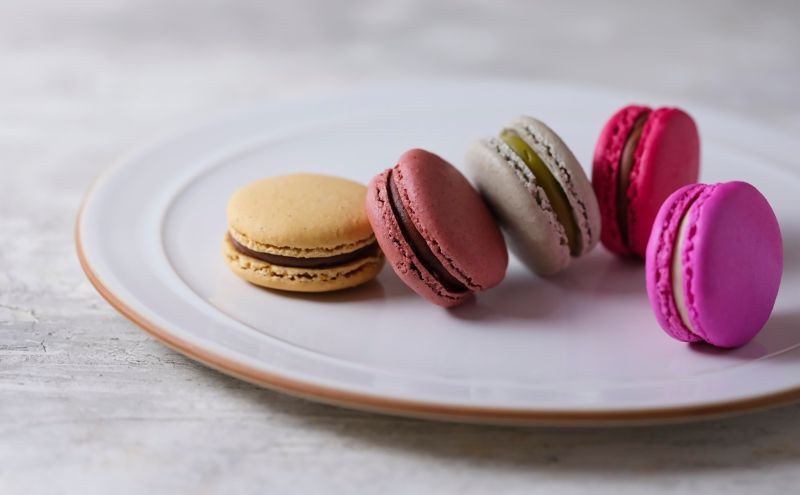 完熟茅ヶ崎マカロン 10個入り お菓子 スイーツ 洋菓子 ショコラ ショコラフロマージュ ピスタチオ あまおうヴァニーユ 沖縄ロイヤルミルクティ 化粧箱入り