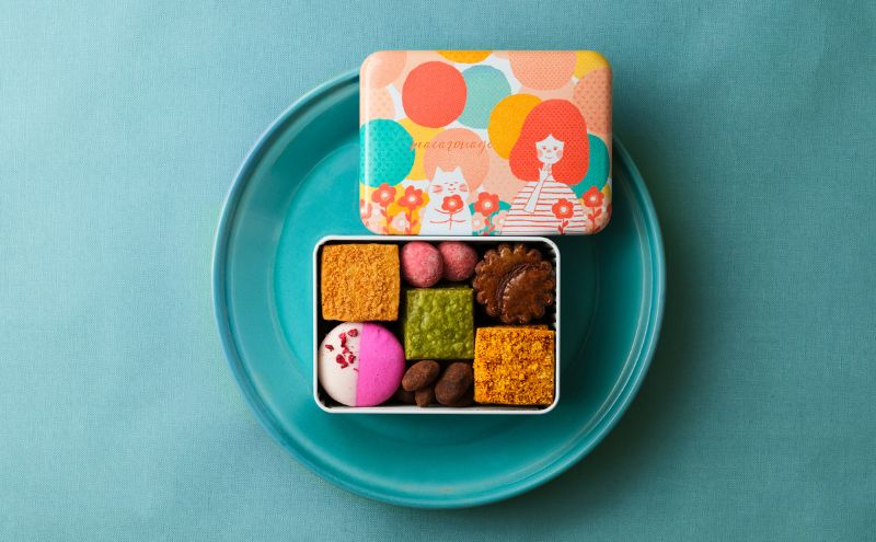 Ma Minette (マ・ミネット) お菓子 スイーツ 焼き菓子 オシャレ クッキー缶 8種類 詰め合わせ  マカロン サブレ 贈答用 ギフト ご褒美