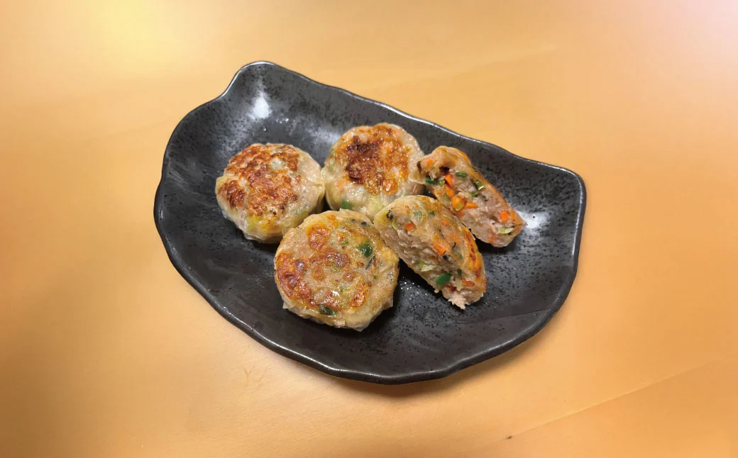 009-52葉にんにくバーグ / 1袋9個入×4セット 　国産 秦野産 豚肉 ニンニクの葉 にんにく 冷凍 焼くだけ 簡単調理 弁当 おかず 一品 おつまみ 家族 シューマイの皮 晩酌