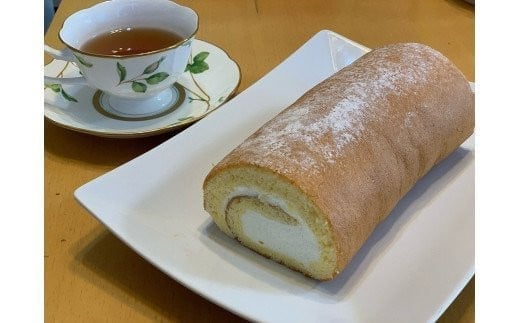 ふわふわ！鶴巻ロール（2本）/ケーキ ロールケーキ スイーツ お菓子 洋菓子 おかし 冷凍 敬老の日 お中元 クリスマス 誕生日 ギフト お歳暮 おやつ 鶴巻 秦野市 神奈川 秦野 土産 鶴巻ロール ふわふわ デザート 焼き菓子 贈り物 プレゼント 食品 ふんわり