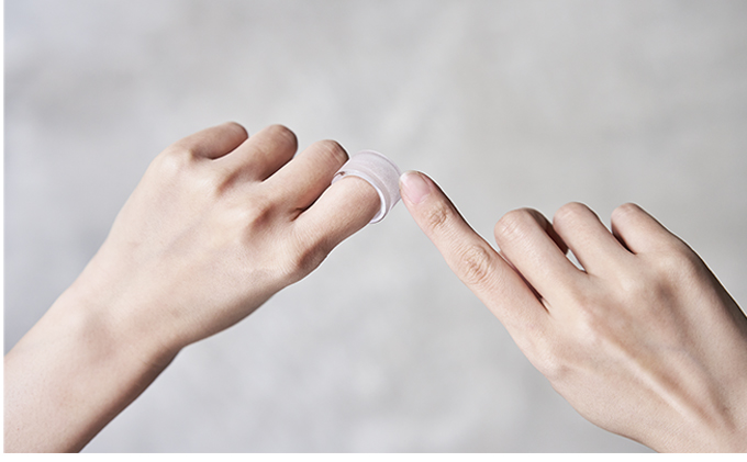 石英　ネイルケアリング（＃40） 雑貨 日用品 ケア用品 指先 リング型 コンパクト