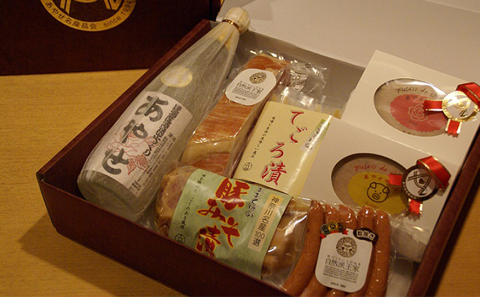 あやせ名産品ギフトボックス 50 お菓子 日本酒 お酒 加工品 ウインナー 詰め合わせ 豚肉 味噌漬け サブレ ベーコン ラインバイザー 本醸造