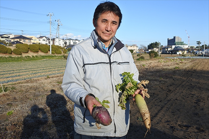 （10個入り）湘南で育った平飼い、烏骨鶏の卵。大磯まるしん農園【 たまご 神奈川県 大磯町 】