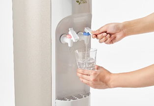 【神奈川県内（三浦市を除く）、東京都町田市限定】アクアクララ3カ月お届けプラン　毎月12L×2本（合計6本） No.104