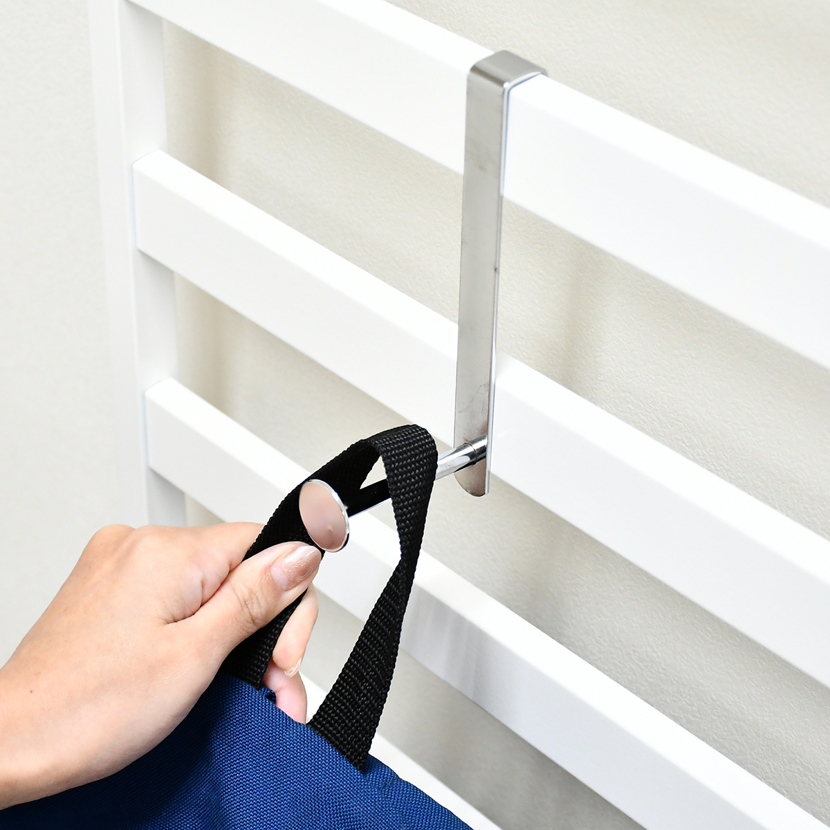 簡単つっぱりラダーラック 幅40cm（ホワイト）｜ 2378WH 足立製作所 ウォールラック 壁面収納 省スペース 有効活用 つっぱり 引っ掛け整理整頓 子供部屋 お片付けラック 新潟