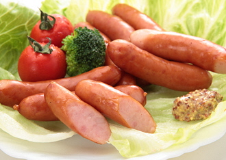 越後ハム特選 ハム・ベーコン・ウインナーギフトセット 計900g 指定日可 肉 加工品 ハム ベーコン ウインナー ギフト セット 越後ハム 贈答 新潟県産 指定日 のし 熨斗 越後ハム 新潟県 新発田市 J06