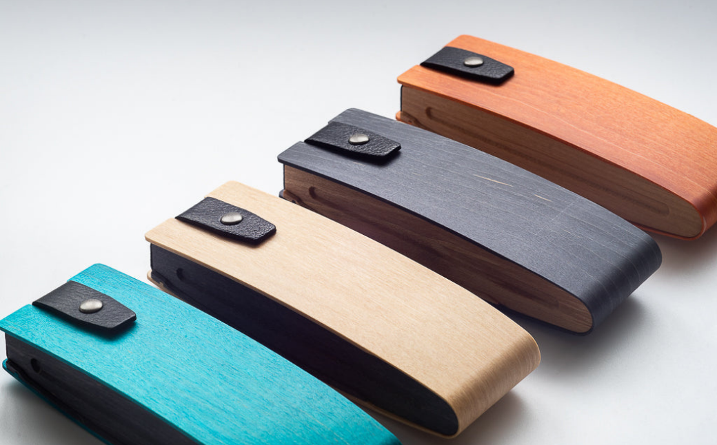 カエデ無垢材 曲げ木眼鏡ケース（マルチ型）（バーミリオン） 職人手作り ストーリオ 【0005-0004SV04-02】