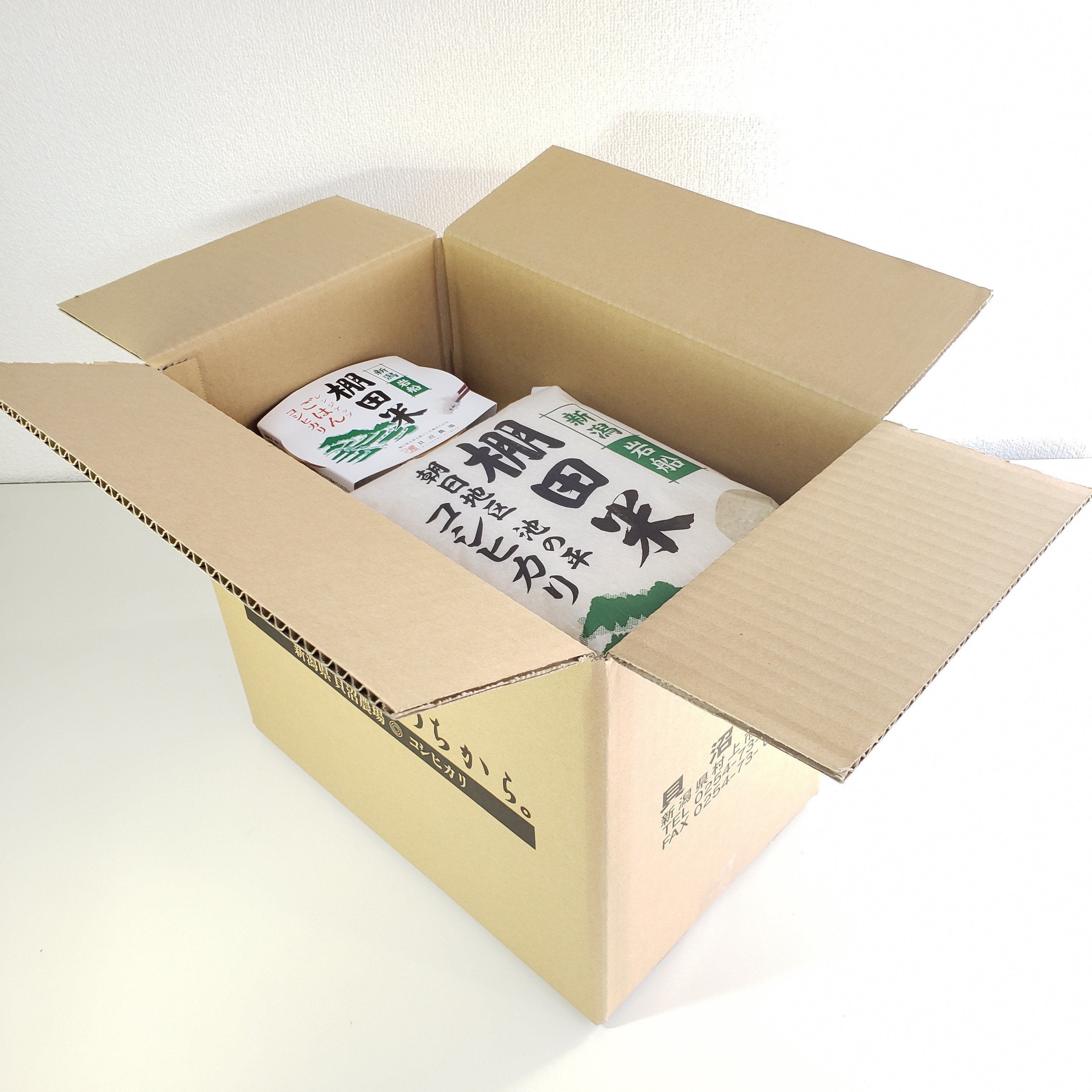 【定期便：12ヶ月連続でお届け】【令和7年産米】新潟県村上市岩船産 棚田米コシヒカリ 6kg（2kg×3袋）＋ 棚田米コシヒカリのパックごはん(150g×1個)×12ヶ月 1067147