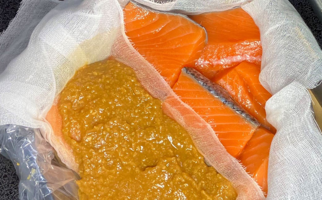 「伝統の鮭料理」鮭の味噌漬10切 約600g 1074008