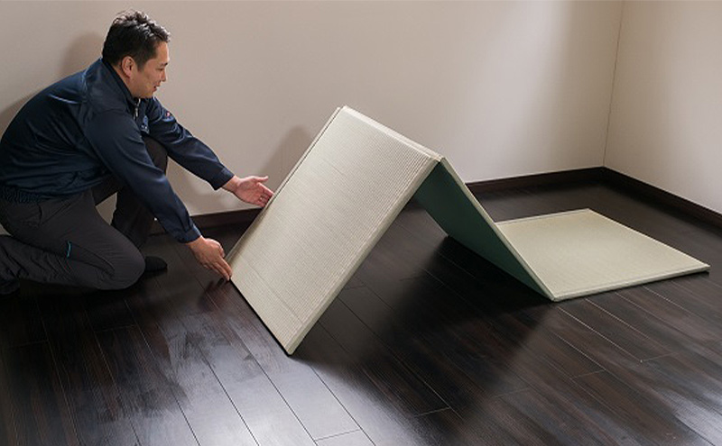 折り畳み式 畳「ORITAMI(オリタミ)」　マット 三つ折り コンパクト 災害用 アウトドア