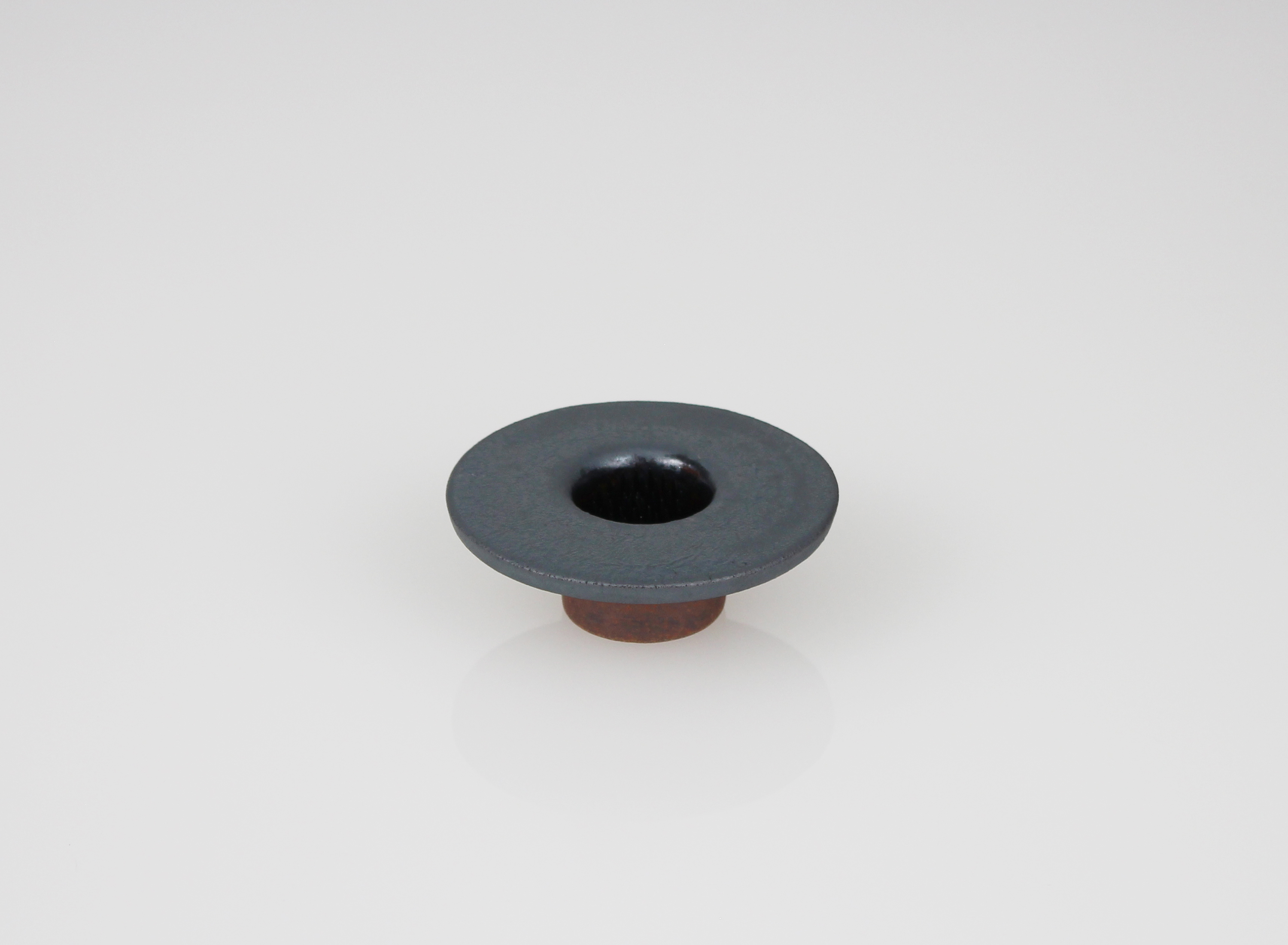 【安田瓦】 MYK KENZAN-aya／maru 剣山-彩 瓦花器 丸三安田瓦工業 花器 剣山 花瓶 生け花 いけばな 生花 花 アレンジメント 華道 フラワーベース 陶器 インテリア ブランド 伝統 新潟県 阿賀野市 1M22012